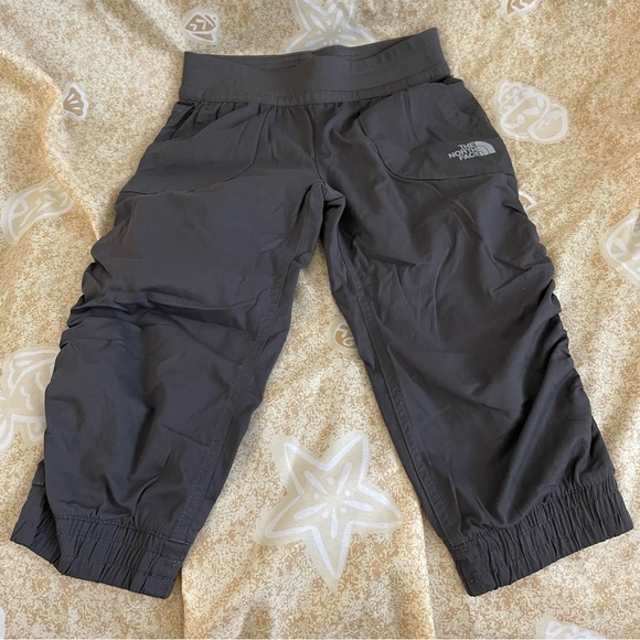 The North Face Girls’ Aphrodite Capri Size Small 7/8 - Picture 1 of 9